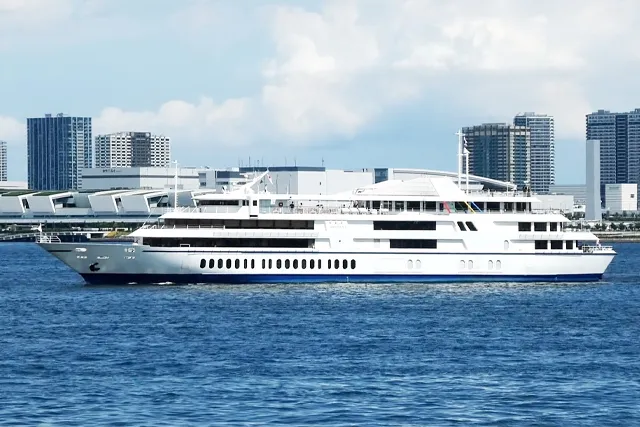 シンフォニー(東京湾クルージングレストラン)