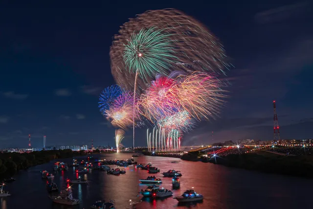 屋形船で見る花火大会